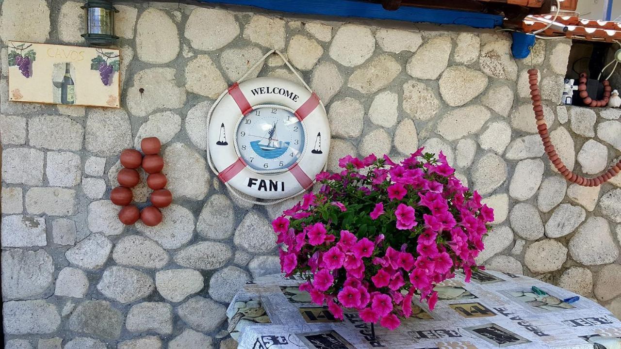 Fani Liakou Apartment Néa Fókaia Exterior foto